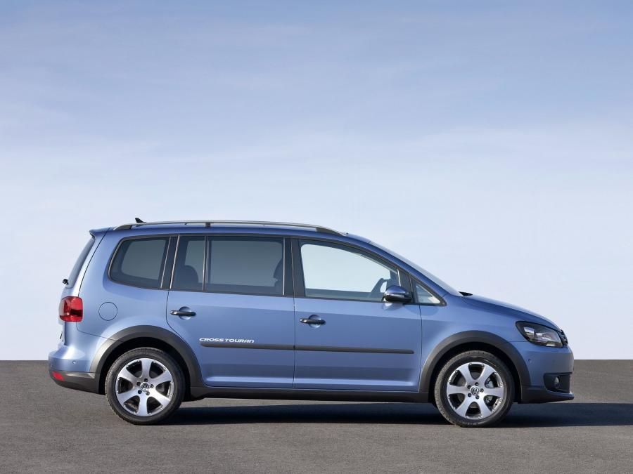  Volkswagen CrossTouran 2010 года  (фото 10 из 26)